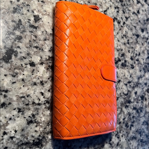 AUTHENTIC Bottega Veneta EUC Orange 🍊 Wallet with Clasp - Picture 11 of 14